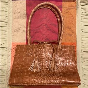 Liz Claiborne small purse Tan/ color
